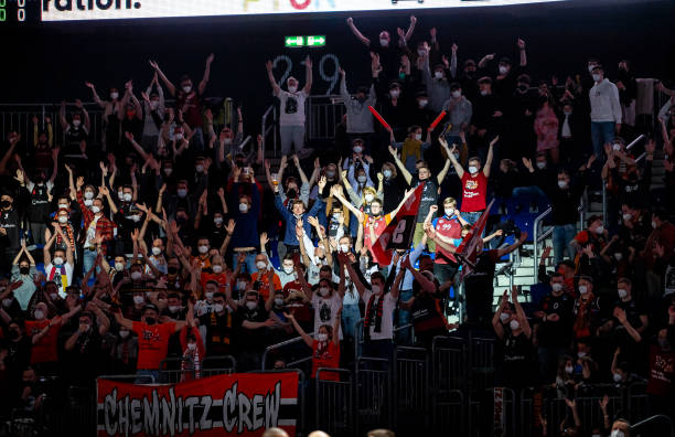 在曼联效力 在曼联效力